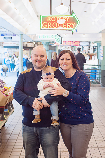 Seattle Family Portraits - Pike Place Market - Photography by I CANDI Studios