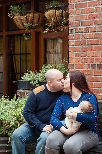 Seattle Family Portraits - Pike Place Market - Photography by I CANDI Studios