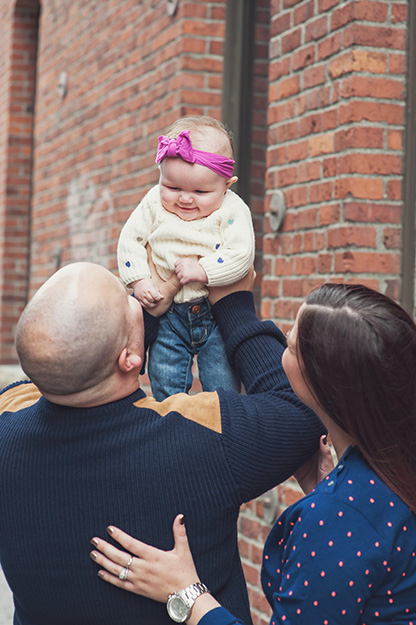 Seattle Family Portraits - Pike Place Market - Photography by I CANDI Studios