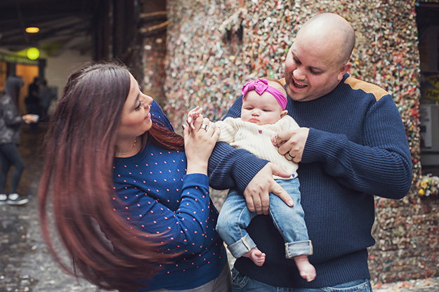 Seattle Family Portraits - Pike Place Market - Photography by I CANDI Studios