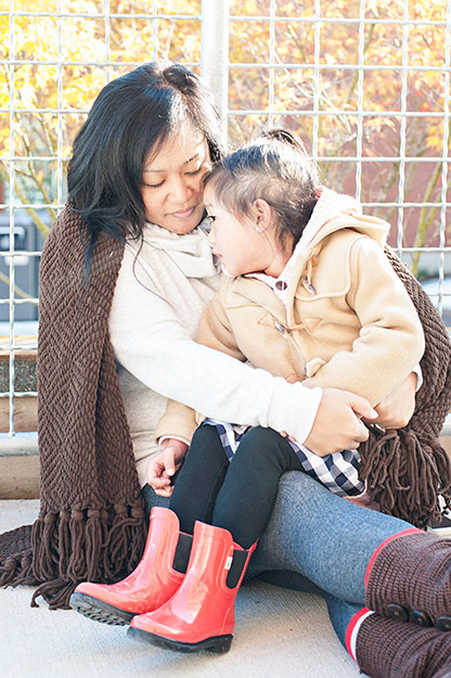 Winter Family photos at UW Tacoma | I CANDI Studios