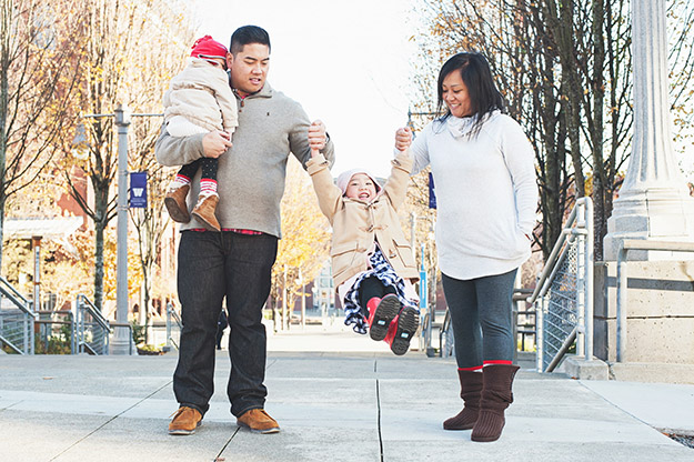 Winter Family photos at UW Tacoma | I CANDI Studios