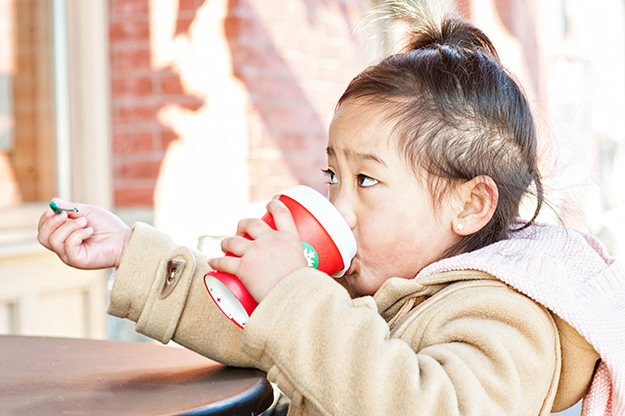 Winter Family photos at UW Tacoma | I CANDI Studios